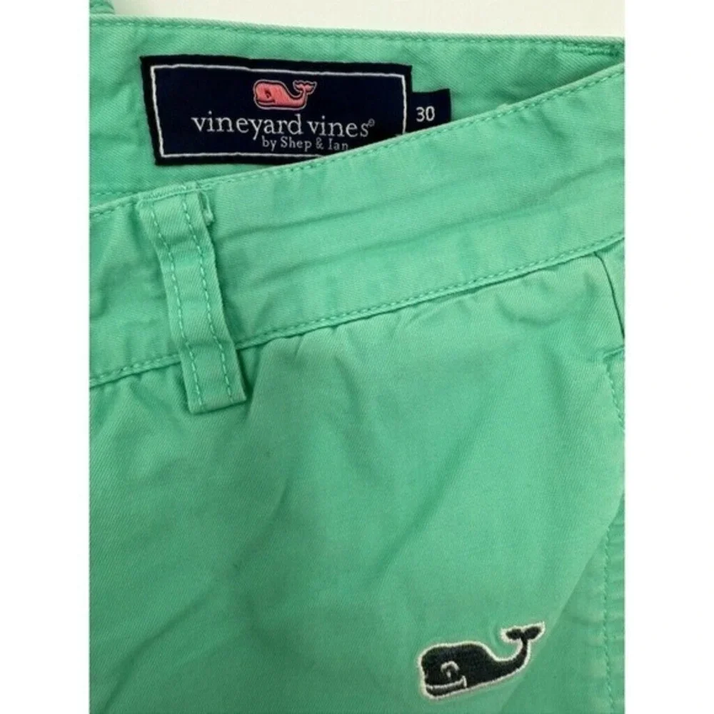 Vineyard Vines Club/Fraternity Shorts Men's‎ size 30 Green w/Blue Whales